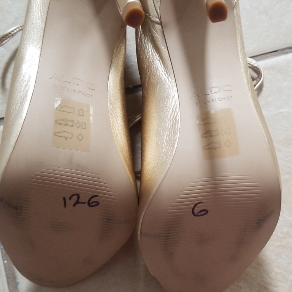 Shoes - Picture 4 of 5